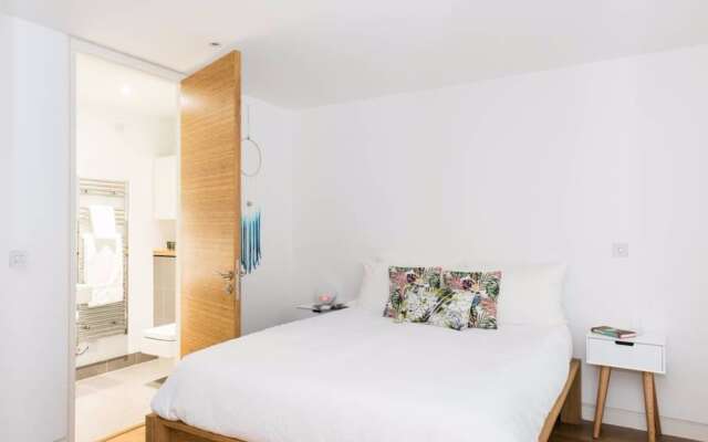 Modern 2 Bed Flat in Shoreditch with Roof Garden