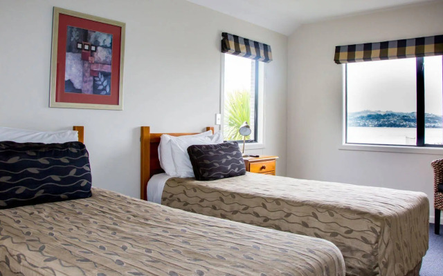 Baycrest Lodge