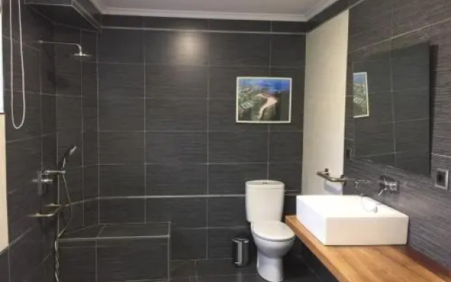 Somo Surfskate hostel