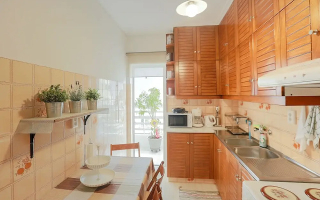 Cosy & Bright 2 Bedroom Apartment in Koukaki