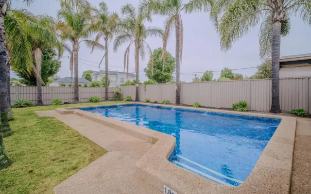 Best Western Wyndhamere Motel