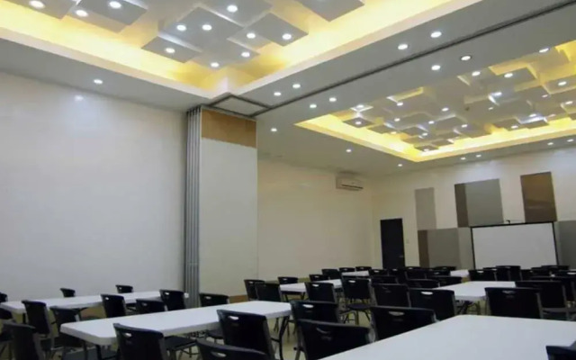 Yhotel