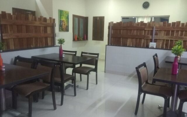 Jk Rooms 141 Peanut Nr Central Mall