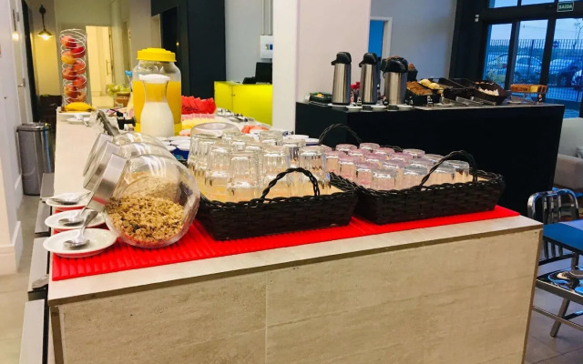 Golden Tower Shopping by Fênix Hotéis