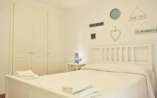 Apartamentos y Casas Serinamar Marbella