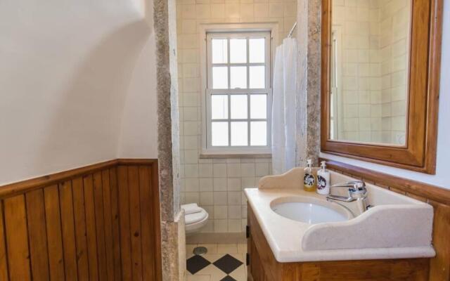 135 C - Quiet Charming Flat Historic Alfama Baixa