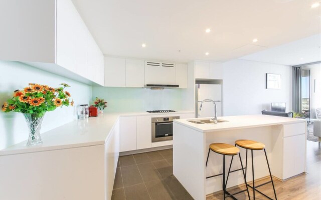 Scenic Waterfront Apartment Wentworth Point