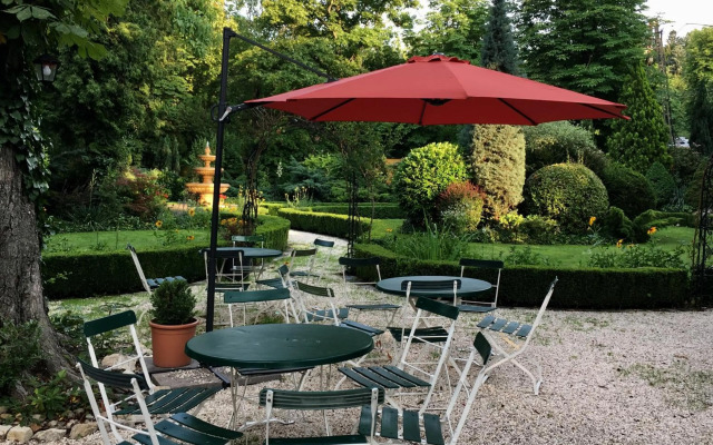 Buda Hills villa apartment