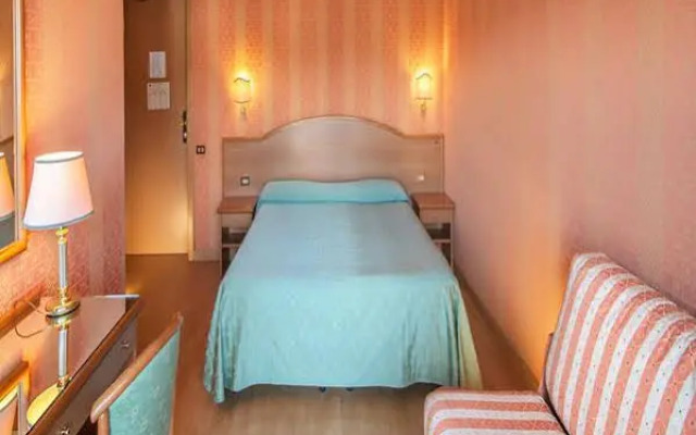 Massimi City Garden Hotel