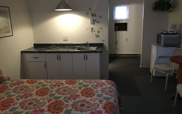 Chase Country Inn Motel