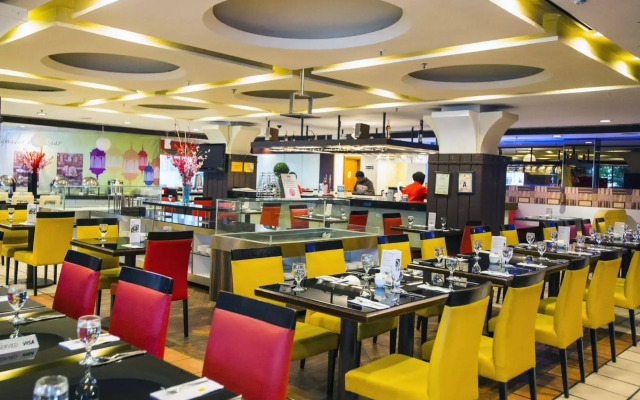 M Suites Hotel