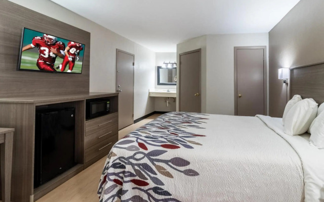 Red Roof Inn & Suites Jackson, TN