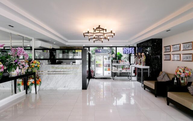 Ruan Plaisoi Apartment