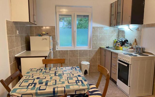 Apartman LUCIJA, dostupan 7 NOCENJA OD SUBOTE DO SUBOTE, AVAIBLE FOR RENT 7 NIGHTS FROM SATURDAY untill SATURDAY