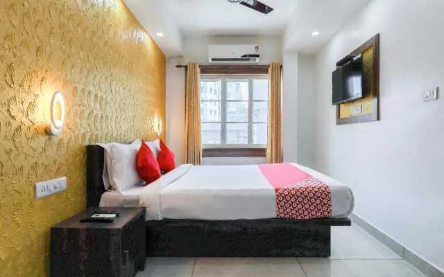 Feathers by OYO Rooms