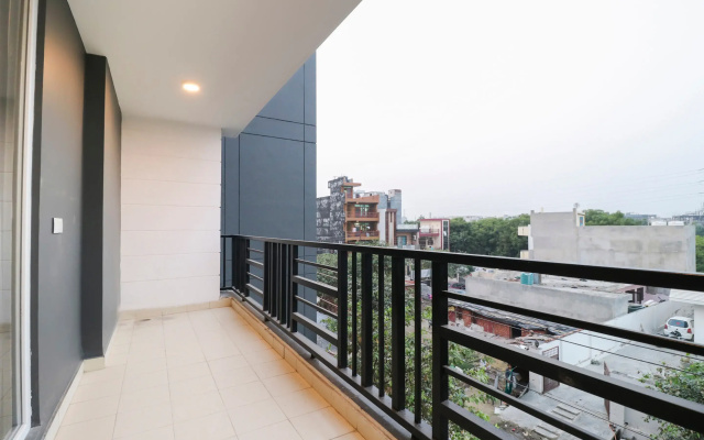 Super Townhouse Noida Sector 71 Near ISKCON Temple Noida