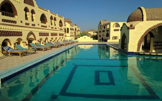 Elphardous Hotel