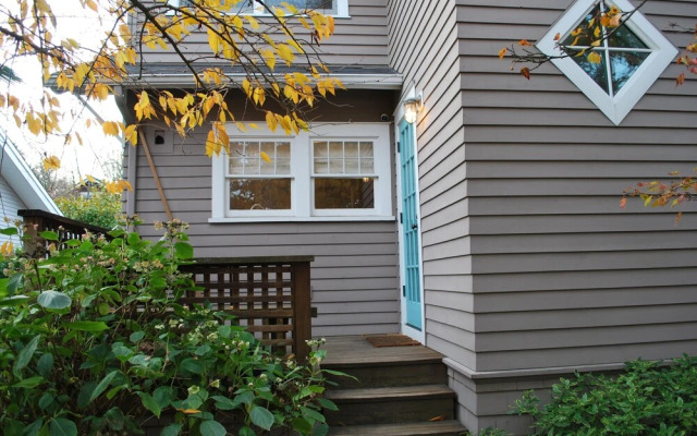 Stylish Craftsman Premium Comfort