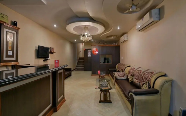 OYO 11923 Hotel Rajdhani Palace