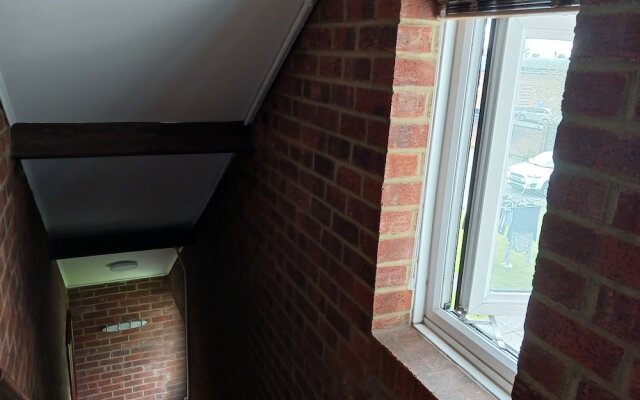 Cosy 1-bed Apartment in Swindon, Private Parking