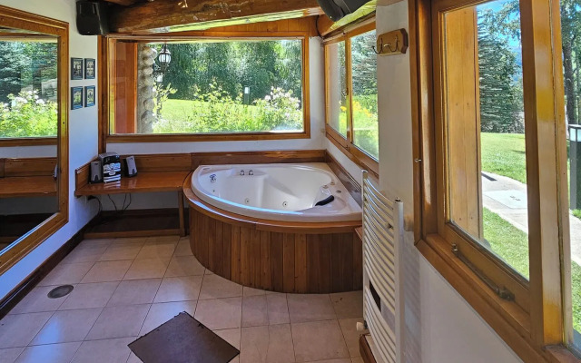 Rotui Luxury Village