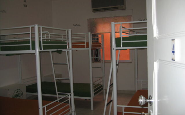 Alameda Hostel