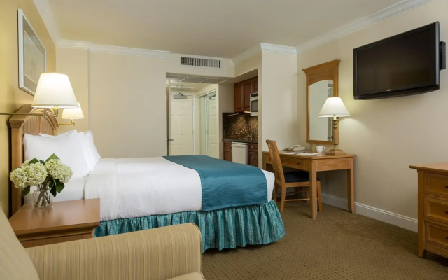 La Mer Beachfront Resort
