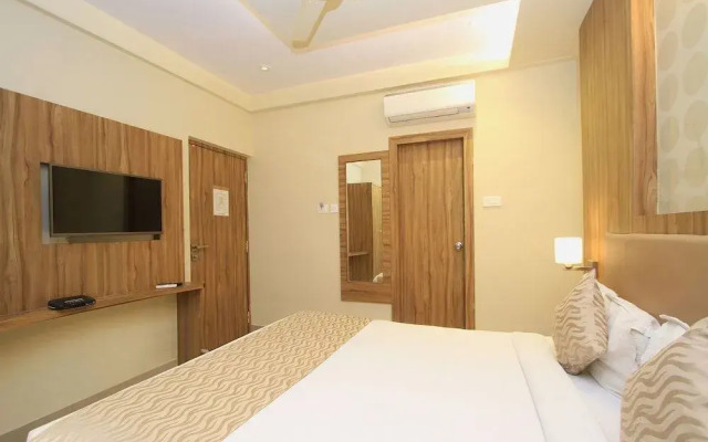 OYO 9682 Hotel Plaza Heights