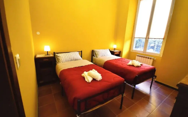De Angelis Central House