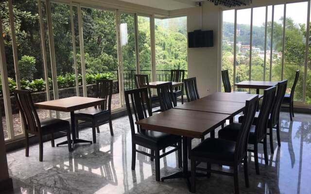 Arainn Bed And Breakfast Tretes Prigen by ecommerceloka