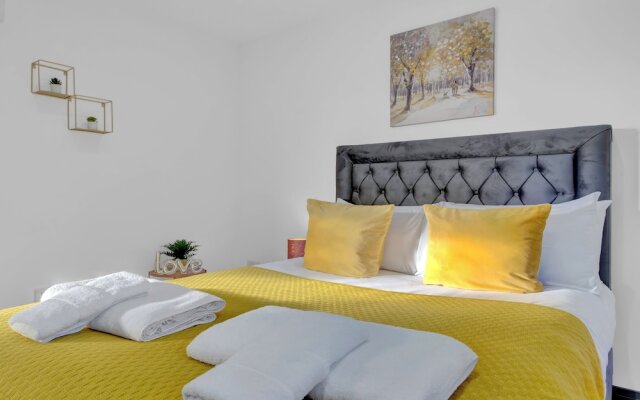 Inviting 1-bed House in Feltham