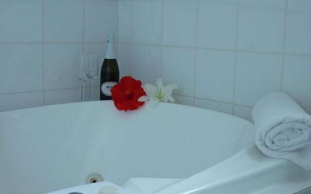 Sapphire Waters Motor Inn