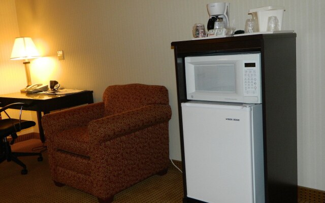 Quality Inn & Suites Farmington