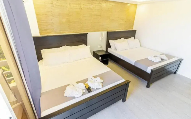 Spotlight Hotel near Hundred Islands wharf