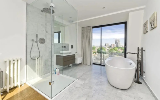 4-bed Flat With Amazing Balcony Views