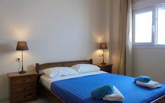 Yannis Residences