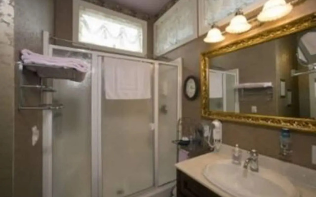 Port City Victorian Inn