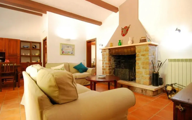 Monte Malbe Charming Villa with Garden and Parking