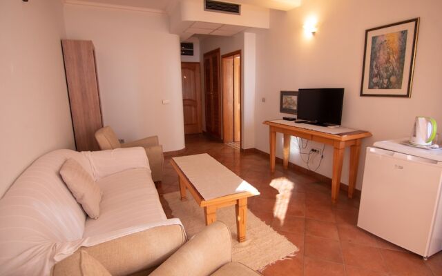 Levantin Inn 122 Suite Sea View N13