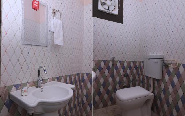 OYO 30929 Hotel Abhishek Inn