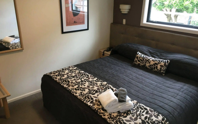 George Street Motel Apartments