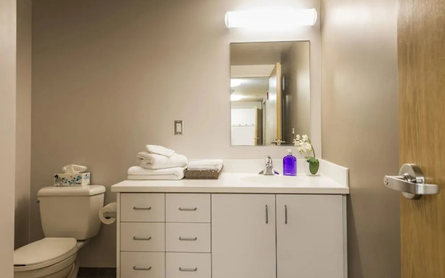 Western Bed and Breakfast - Ontario Hall