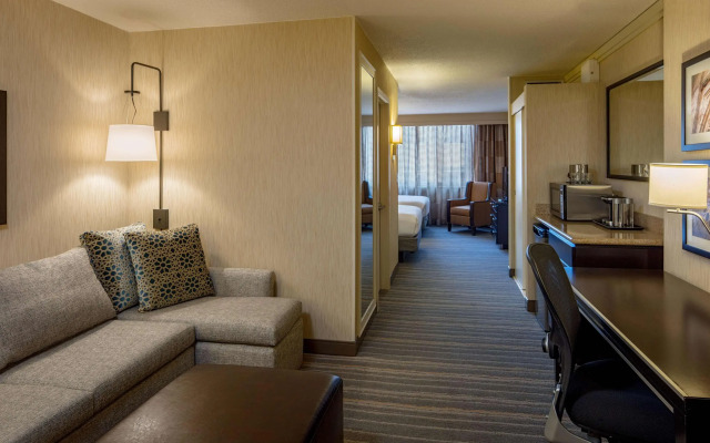 DoubleTree Suites by Hilton Hotel Minneapolis