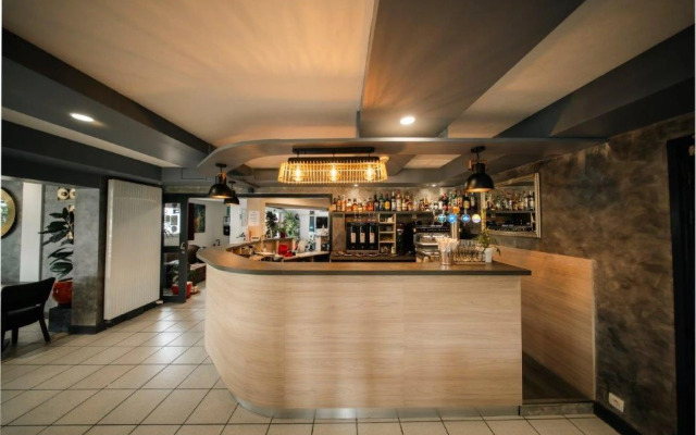 Brit Hotel La Bonne Etape