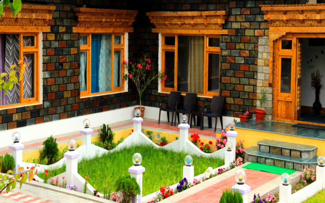 Hotel Jeevanam Villa