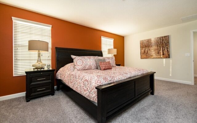 6-Bedroom Villa in Davenport 1517MB