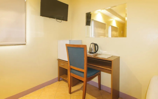 Reddoorz at Comfy Inn Ermita Manila