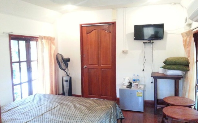 Ruenlookmai Resort – Guest Rooms – Sam Khok