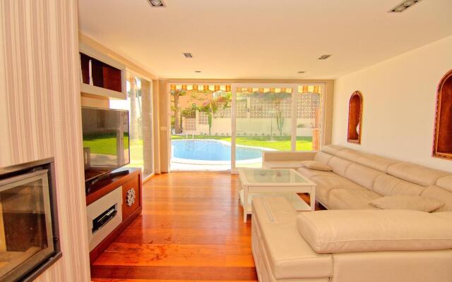 CT 233 - 1001 Nights - 1001 Nights - CT 233