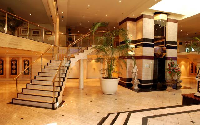 Peermont Metcourt Suites